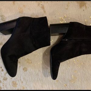 Sz 9.5 black booties